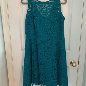 Unaltered David’s Bridal Lace Dress